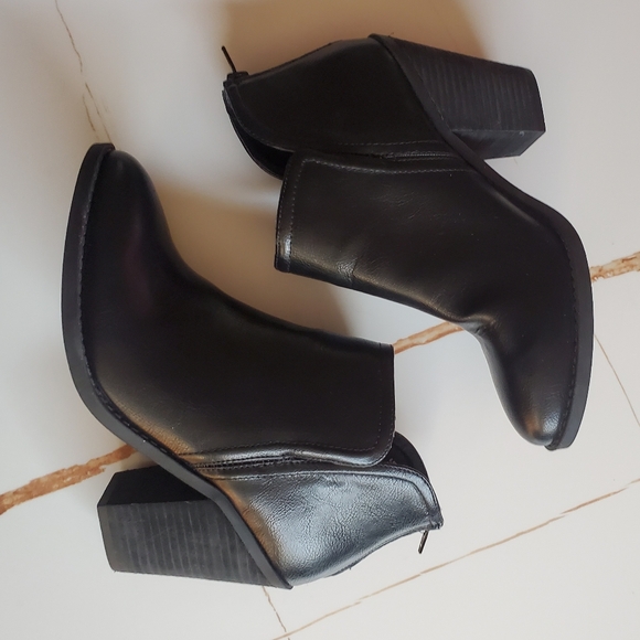 Joie Kayden Heeled Ankle Booties - Picture 10 of 10